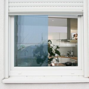 Selbstklebende Sichtschutzfolie für Fenster und Türen